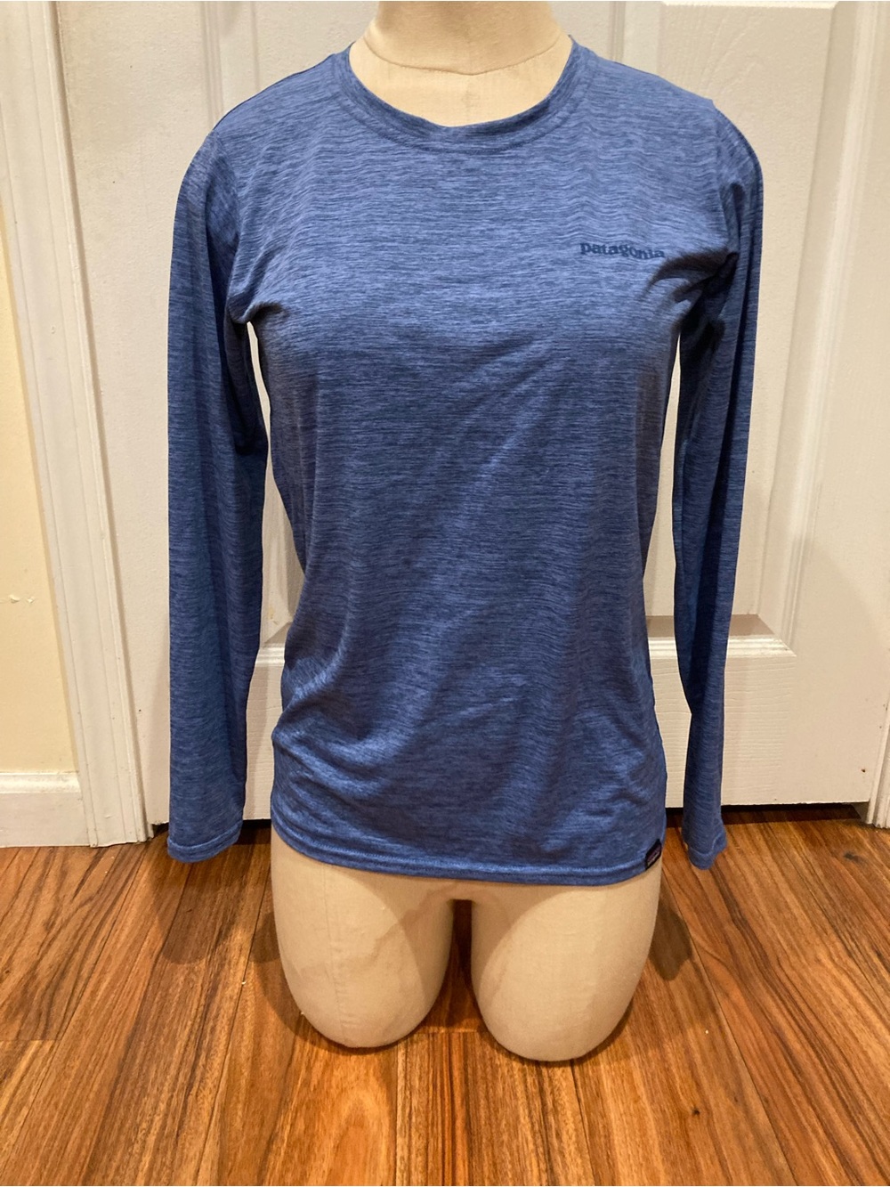 Patagonia Capilene Cool Daily Women's XS Blue Long Sleeve Crew Neck